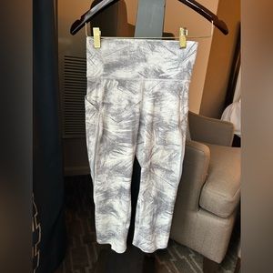 Lululemon cropped legging